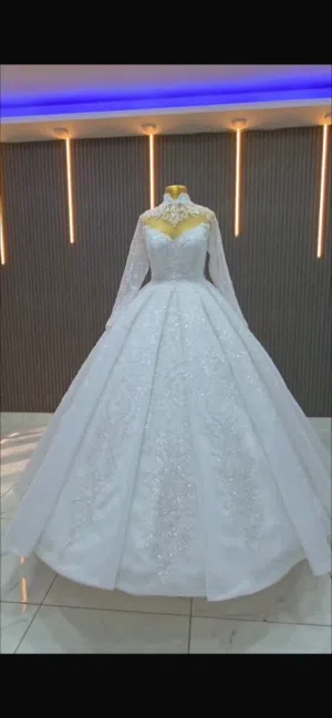 فستان زفاف فاخر استعمال مره واحده