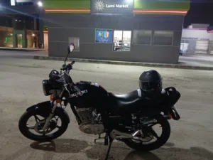 سوزوكي Suzuki En125