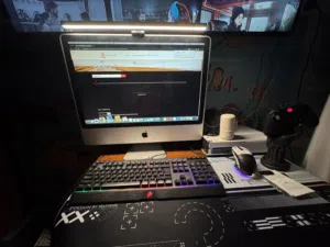 iMac 2009 بحالة جيدة