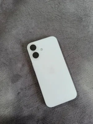 iPhone 16  92% بطارية