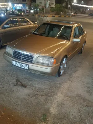 مارسيدس سي 200 للبيع