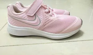 حذاء Nike  اصلي من امريكا لم يلبس ولا مرة  سبب البيع المقاس صغير