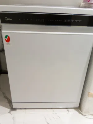 غسالة أطباق ميديا (Midea) للبيع – حالة ممتازة جدًا