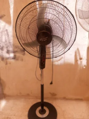 مراوح مستعمله شغاله ع الفحص بس 10 دنانييييير