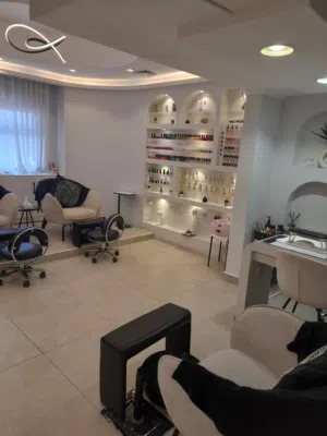 للبيع صالون نسائي راقي جدا بالجابرية مجهز بالكامل