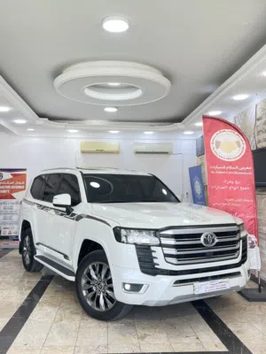 Used Toyota Land Cruiser in Muscat