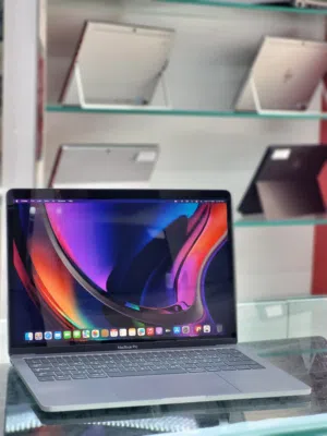 APPLE MACBOOK PRO 2017 A1708 CORE I5 PROCESSOR 8GB RAM 250GB SSD 13INCH RETINA DISPLAY WITH BAG