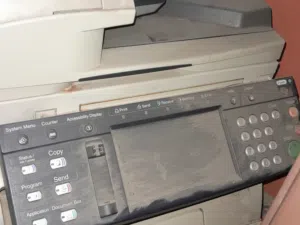 ماكينه تصوير استعمال نظيف للبيع لعدم استعمالها موديل kyocera