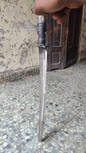 خنجر حراسه بشكل سيف للبيع المشتري يجيب سعره
