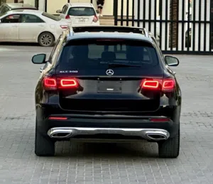 مرسيدس GLC300  موديل 2017 بيع او افاري