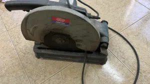 للبيع أله القص الارضيه ممتازه وجوده