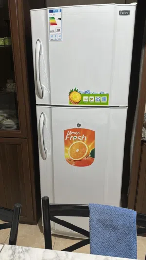 ثلاجه بحالة الوكالة ممتازه جدا