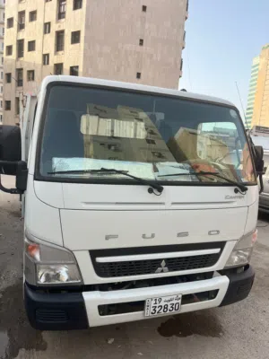 هاف لوري ميتسوبيشي فوسو 2021 شاحنة ديزل بحالة ممتازة مواصفات خليجي 4.5متر للتفاوض المعقول