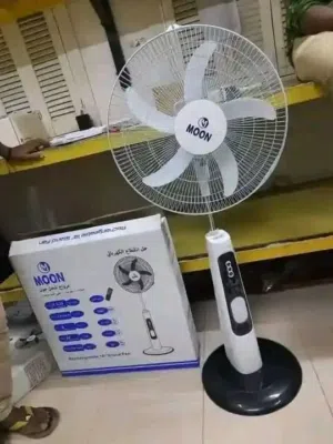 مراوح شحن بالكهربا والطاقة الشمسية