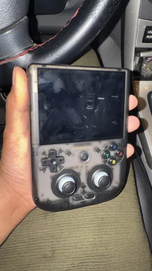 لعبة تشغيل محاكيات بنظام أندرويد Rg406v