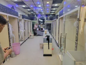 محل تجاري المقالح امام بهارات ياسين مجهز محل بالطوهات واي نشاط اخر تقبيل مع الديكور 5 مليون ا
