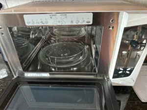 مايكرويف وايرلبول بحالة جيدة جداً ، صنع في السويد