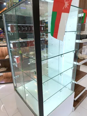 بترينة واسعة كبيرة وانيقة للبيع For sale large capacity Glass Display Showcase