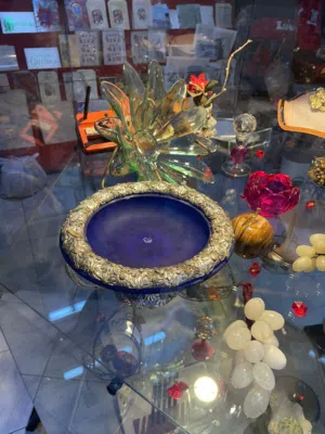 كرستال انجليزي اصلي خزف صيني يدوي لوحات نحاس مصري مورانو إيطالي اصلي نحاسيان وأشياء تانيه كتييير...