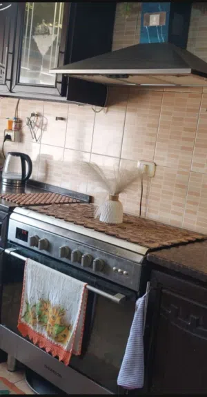 فرن مع غاز تومسون ايطالي بحاله جيده جدا