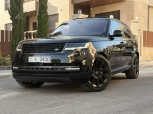 2023 Range Rover Vogue SE Black Edition ..... عداد قليل 13,000 فقط