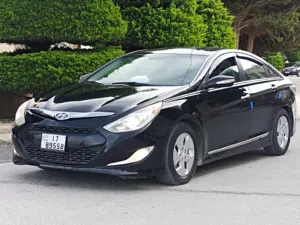 هونداي سوناتا هايبرد اوتوماتيك 2012 لون اسود ترخيص سنه توب نظافة محرك 2400cc ما شاء الله