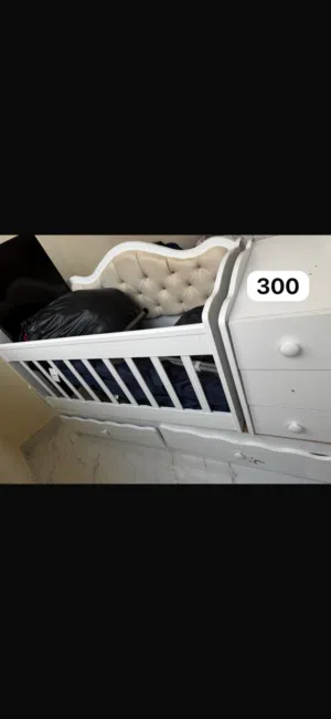 سرير أطفال هزاز