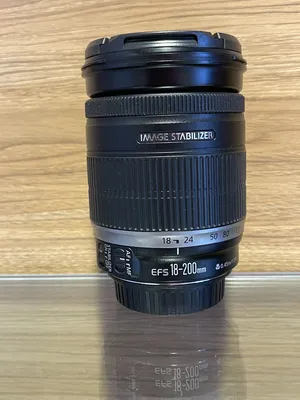 Canon 18-200mm f/3.5-5.7 is