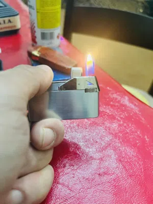 ولاعه رونسن تحفه جميله مزج بين الحاضر والماضي