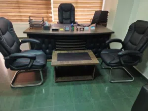 أثاث مكتب للبيع