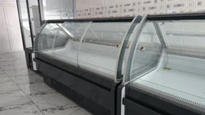 عارضات لبيع