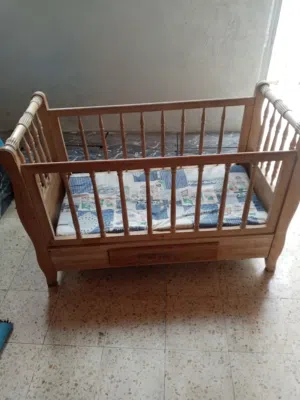 تخت بيبي بحالة الوكالة