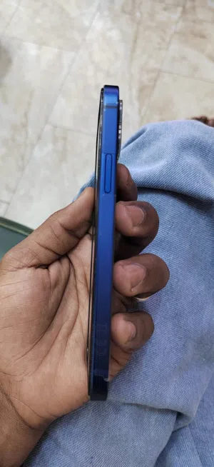 ايفون 12 عادي استعمال شخصي