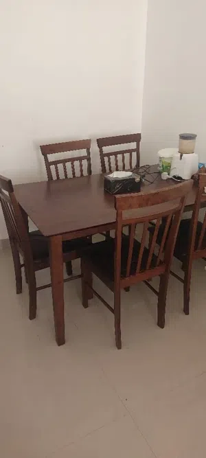 طاولة طعام