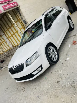 سكودا بالكرتونه 2017 متور 2000 اوتمات موجوده بالخليل