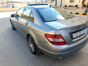 مرسيدس C180 للبيع 2009 فرش جلد فتحة ورقم مميز