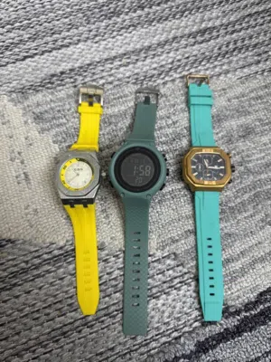 للبيع ساعات