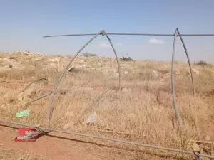 حديد بيوت بلاستيكية