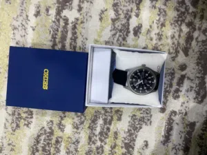 الساعه جديده فتحتها للأستعمال بس طلعت كبيره على أيدي