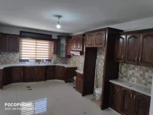 شقة للايجار غير مفروش بموقع مميز