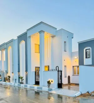 220 m2 4 Bedrooms Townhouse for Sale in Tripoli Ain Zara