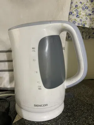 غلاية ماء ساخنة كبيرة سعة 2.5 لتر... kettle 2.5liter