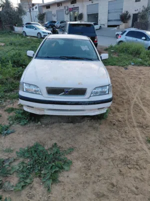 Used Volvo S 40 in Ramallah and Al-Bireh