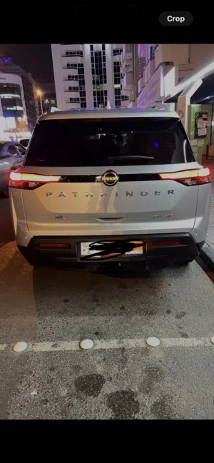 نيسان باثفايندر Nissan Pathfinder