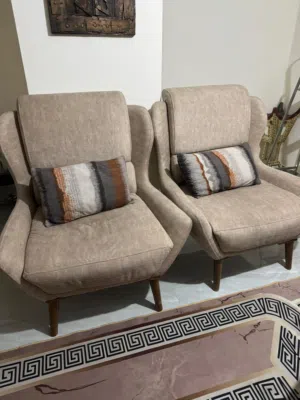 طقم كنب خشب زان مستعمل للبيع بداعي السفر