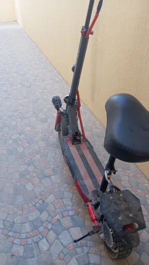 سكوتر كهربائية متوسطة الحجم