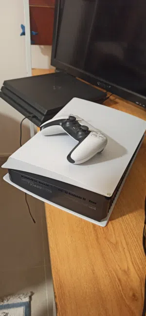 للبيع PS5 مهكره +الوصف مهم