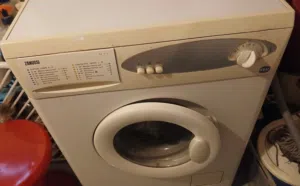 غسالة زانوسي بحالة جيدة