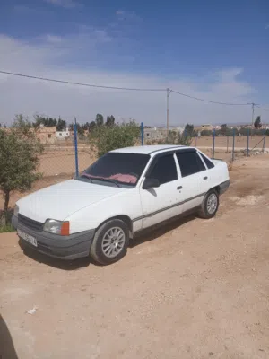 اوبل كادت للبيع