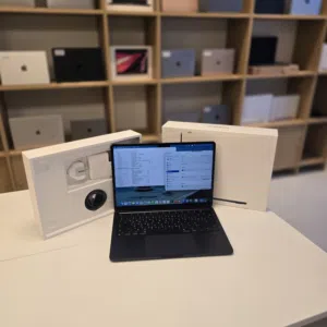 MacBook Air M2 - 1TB SSD - 16GB RAM قابل للتفاااوض